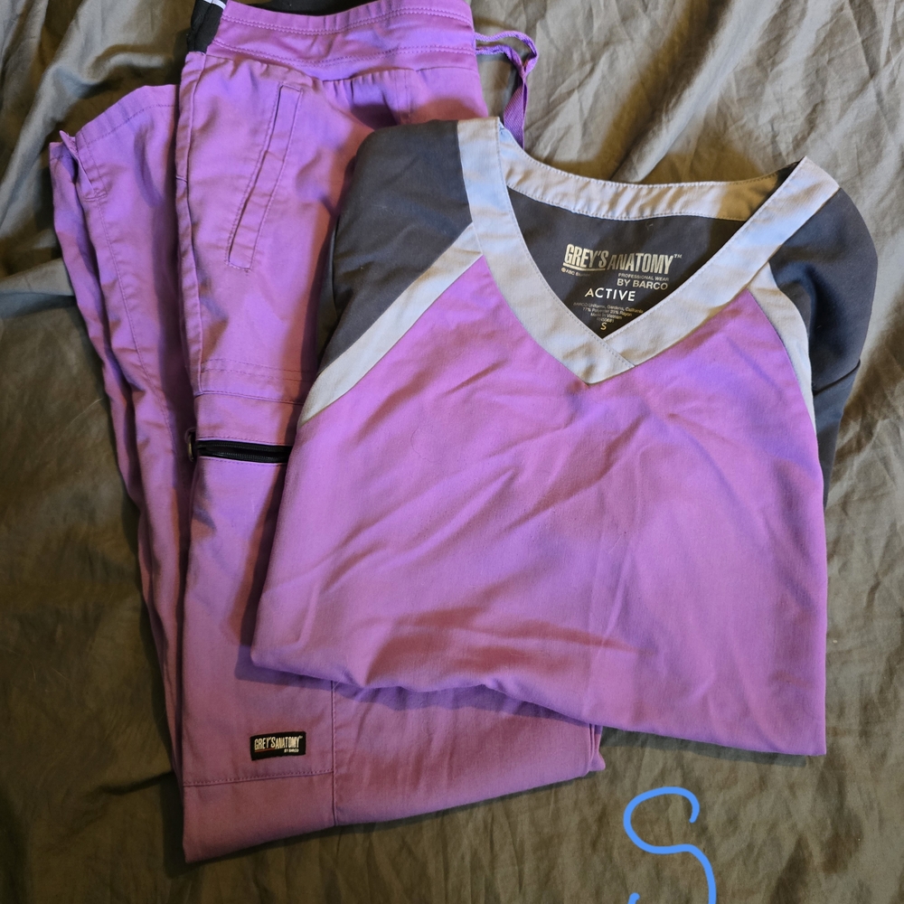 Grey's Anatomy Active Scrub Set in Lavender and Charcoal